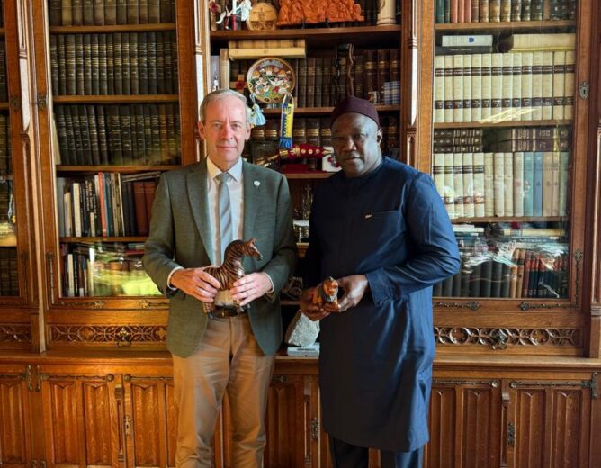Le Maire Papa Banda Dièye renforce les liens entre Tambacounda et Sint-Niklaas