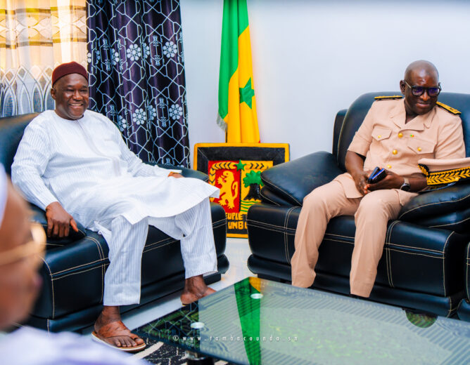 Réception officielle : Le Maire Papa Banda DIEYE accueille le nouveau Gouverneur de la région, Monsieur Abdourahmane NDIAYE